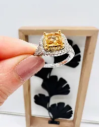 bague argent quartz carré jaune entouré des lignes d'oxydes argent 925 millième (22 ct) 3,67g