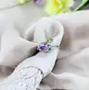 bague or blanc sertie de 3 pierres de couleur or 750 millième (18 ct) 1,57g