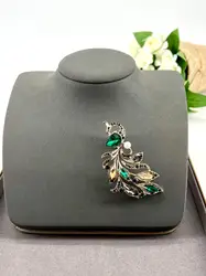 broche broche pean pavé d'oxydes en métal doré t3,5  x 6,8 cm