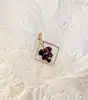 pendentif en or centré d'une grappe de raisins en pierre de grenat or 750 millième (18 ct) 1,46g