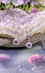 boucles d'oreilles or chacune ornée des améthystes pendantes or 375 millième (9 ct) 1,53g