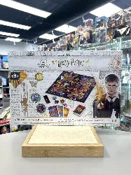 jeu de société enfants harry potter - la quête des boîtes à flemme des frères weasley
