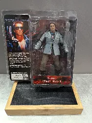 neca terminator t-800 tech noir 7" action figure