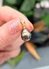 pendentif or ornée d'une perle de tahiti forme goutte d'eau or 750 millième (18 ct) 1,44g