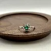 1972750 bague solitaire avec une pierre vertes et entourée d'oxydes t60 argent 925 millième (22 ct) 2,2g argent 925 millième (22 c