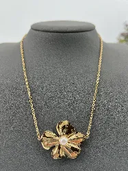 31219545 collier chaîne avec pendentif marguerite ornée de perle synthétique en acier doré