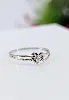 bague en or blanc motif coeur centrée d'un petit diamant or 750 millième (18 ct) 1,28g
