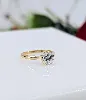 bague solitaire en or centrée d'un oxyde or 750 millième (18 ct) 1,86g