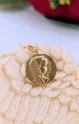 pendentif or vierge or 750 millième (18 ct) 2,81g