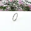 bague en argent fine cinque mini zircons sertis t49,5 argent 925 millième (22 ct) 0,92g