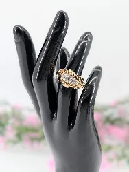 bague tank en or rose et platine centrée de 3 diamants dont le central d'environ 0,20ct or 750 millième (18 ct) 7,07g