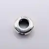 charm en argent en forme de d'anneau serti de zircones argent 925 millième (22 ct) 1,04g