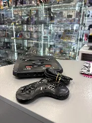 console sega megadrive 2 avec une manette