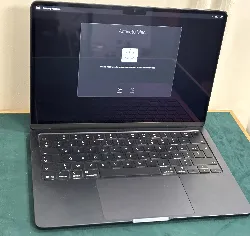 apple macbook air 13" 256 go ssd 16 go ram puce m4 cpu 10 cœurs gpu 8 cœurs minuit