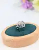 bague fleur en or blanc motif vidé sertie de petits diamants or 375 millième (9 ct) 2,03g
