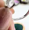 bague fleur en or blanc motif vidé sertie de petits diamants or 375 millième (9 ct) 2,03g