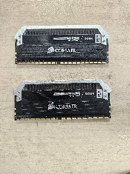 barette de ram 8gb x 2 corsair dominator platinum - cmd32gx4m4c3000c15