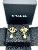 boucles d'oreilles chanel cc pendantes perles synthétiques et métal doré