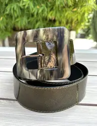ceinture vintage yves saint laurent rive gauche en cuir verni pailleté bronze olive avec boucle carrée au motif écaille