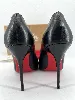 escarpins louboutin modèle decollete 554 en cuir noir