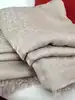 foulard/étole salvatore ferragamo en soie et laine rose poudré à motif gancini en jacquard