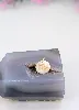 pendentif nacre orné de bla lettre m  or 750 millième (18 ct) 0,96g