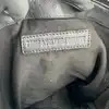 sac bandoulière zadig et voltaire rock en cuir noir souple avec ailes cloutées