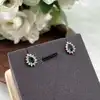 23056050 boucles d'oreilles puces motif goutte d'eau avec oxydes vert et blancs