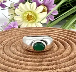 bague en argent avec une pierre verte t51 argent 925 millième (22 ct) 6,95g