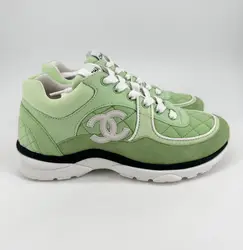 baskets chanel cc en suède et toile matelassé vert clair