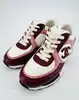 baskets chanel logo cc en cuir de veau bordeaux, blanc et rose