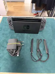 console nintendo switch with gray joy-con 32go gris/noir