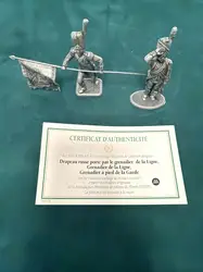 figurines en plomb soldats de la grande armée napoléonienne - drapeau russe porté par le grenadier de la ligne, grenadier de la li