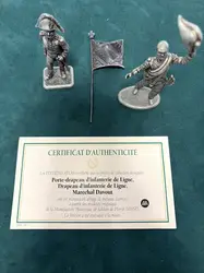 figurines en plomb soldats de la grande armée napoléonienne - porte drapeau d'infanterie de ligne, drapeau d'infanterie de ligne, 