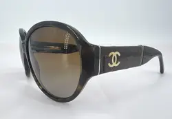 lunettes de soleil chanel 5229q écaille branches cuir & logo cc verres polarizés