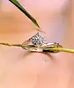 bague solitaire ornée d'un motif serti de 7 diamants  or 750 millième (18 ct) 2,54g