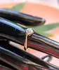 bague solitaire ornée d'un motif serti de 7 diamants  or 750 millième (18 ct) 2,54g