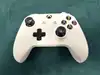 console microsoft xbox one s 1to blanche avec une manette