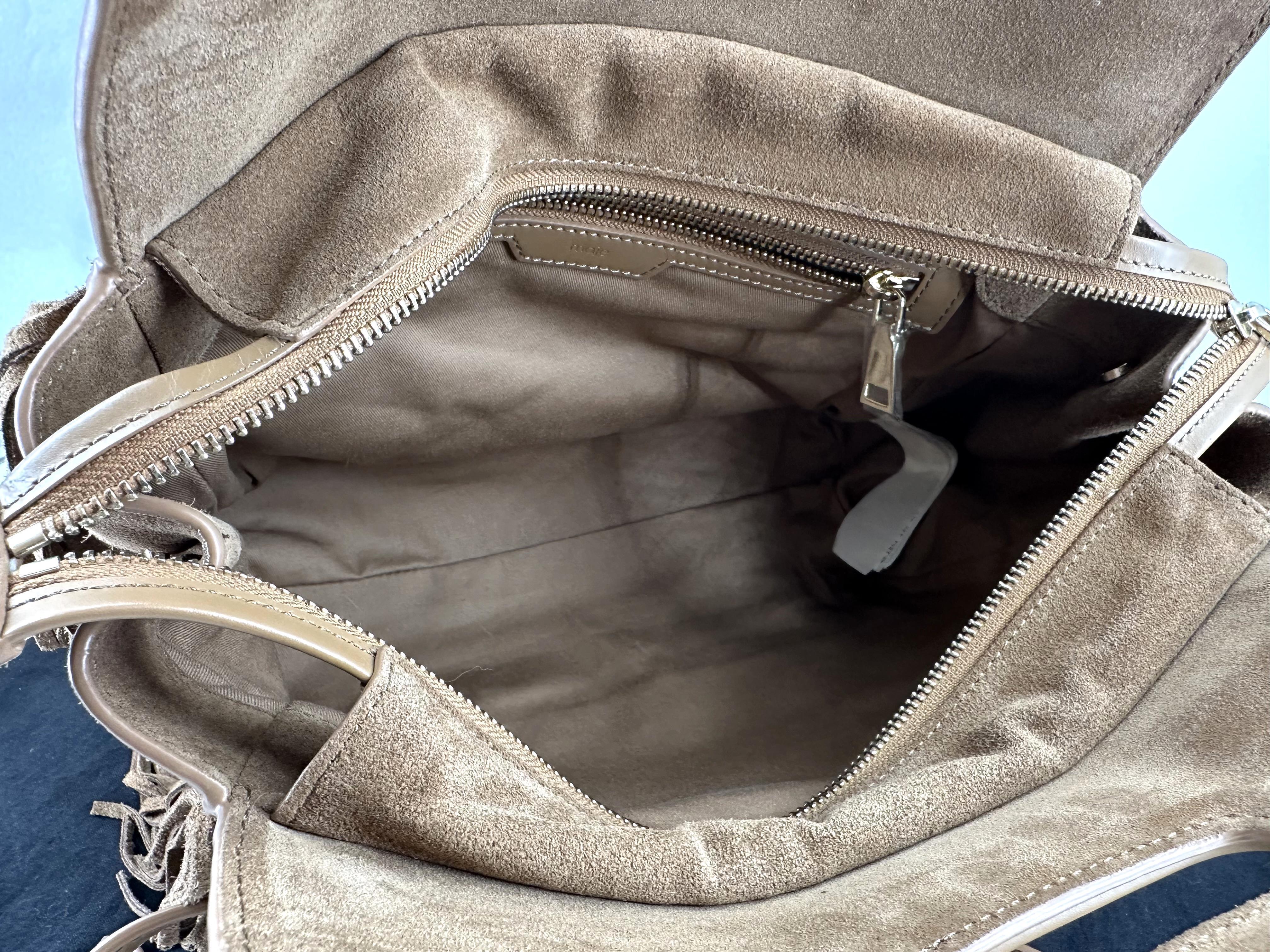 Sac Maje Miss M à franges en cuir suédé couleur camel  moyen modèle 