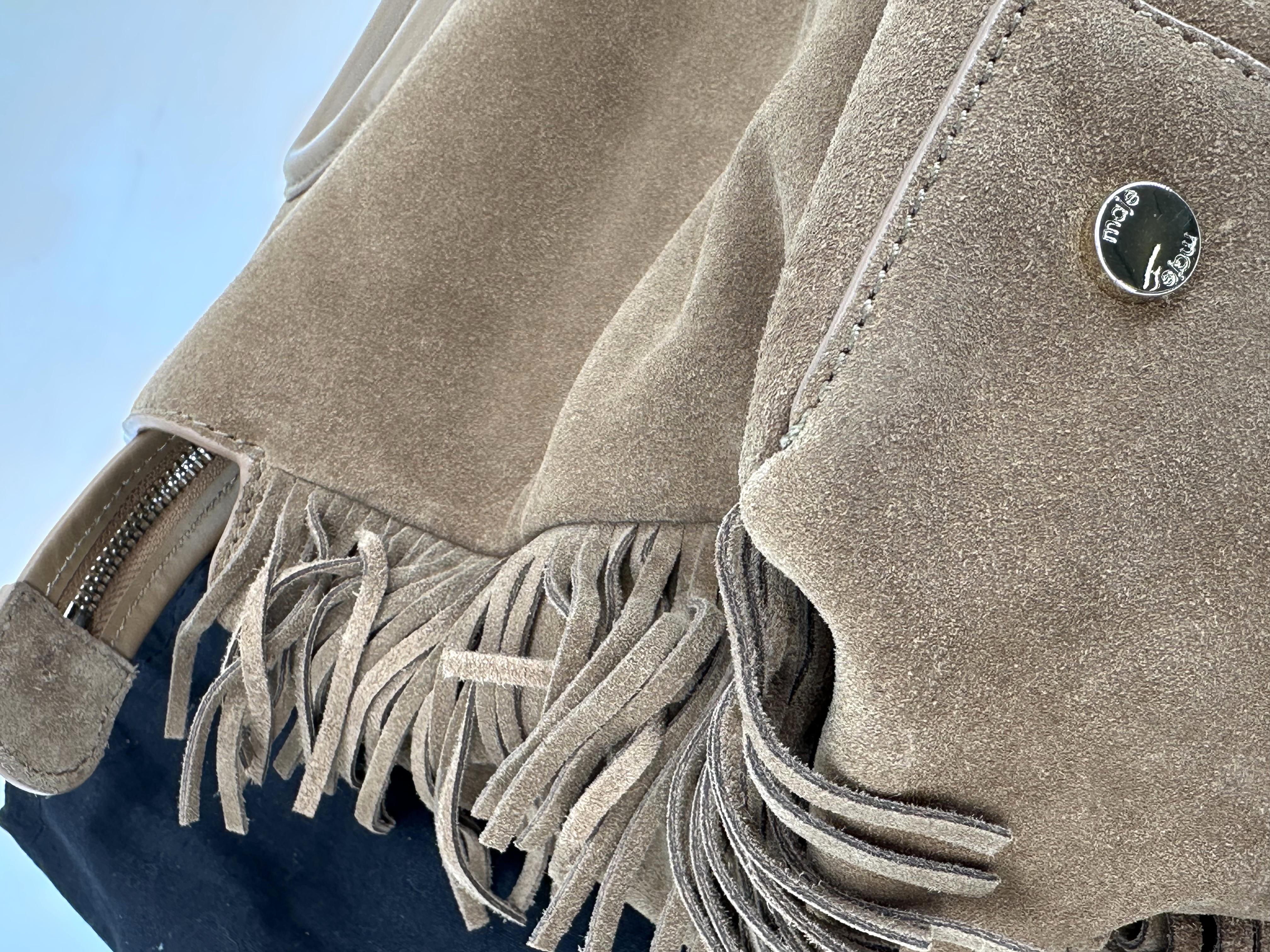 Sac Maje Miss M à franges en cuir suédé couleur camel  moyen modèle 