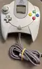 console sega dreamcast avec une manette