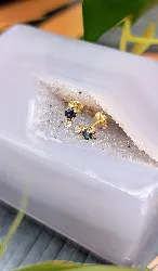 boucles d'oreilles ornées de saphir et d'oxyde or 750 millième (18 ct) 0,69g