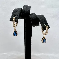 330221 boucles d'oreilles créoles oxydes bleus pendants plaquées or pavées d'oxydes blancs