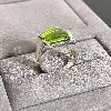 bague ornée d'une pierre synthétique verte entourée de nacre argent 925 millième (22 ct) 5,52g
