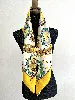 foulard / carré 90 hermès les emblèmes de l'europe en soie couleur jaune et blanche