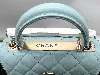 sac à bandoulière chanel trendy cc top handle petit modèle en cuir bleu clair