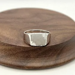 1019200 bague chevalière rectangulaire lisée avec motif t68 6g argent 925 millième (22 ct) 6g