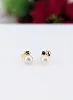 boucles d'oreilles chacune ornée d'une perle de culture surmonté d'un petit saphir or 750 millième (18 ct) 0,84g