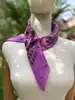 carré/foulard gucci en voile de coton imprimé insectes rose fuchsia 67x67cm