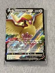 carte pokémon roucarnage v 137/196